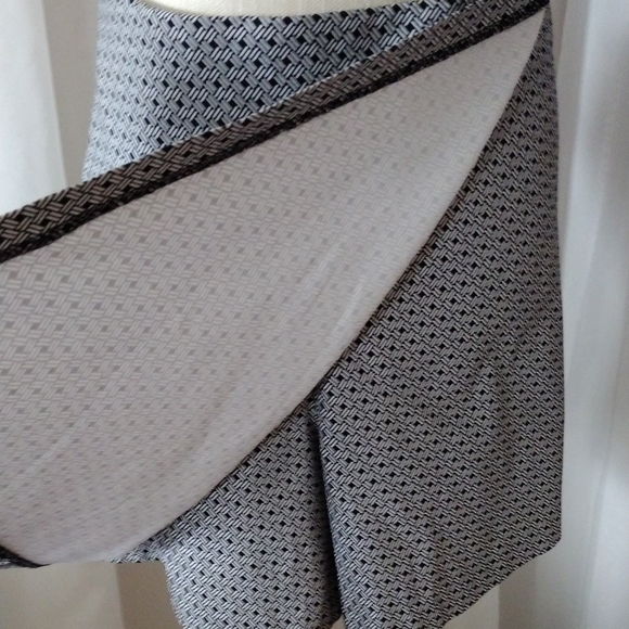 NWOT. Curvy Plus Size Skirt. 18W - Picture 7 of 9